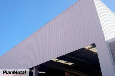 Galpão metálico pequeno: por que empresas estão investindo nessa solução?