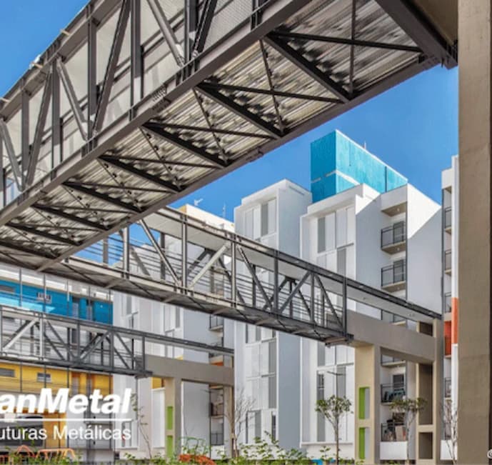 Por que grandes obras confiam na passarela metálica?